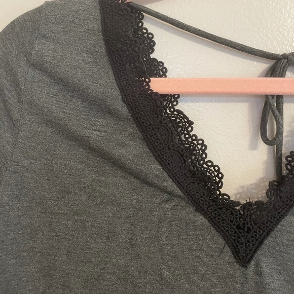LOFT Lace Neck Line Detail Top - Picture 5 of 12